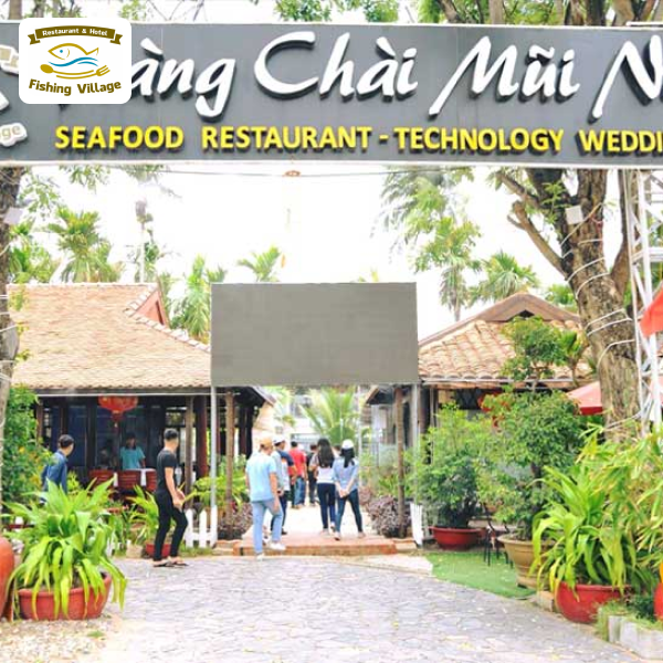 Nh&agrave; h&agrave;ng hải sản L&agrave;ng Ch&agrave;i Mũi N&eacute; điểm đ&oacute;n l&yacute; tưởng cho kh&aacute;ch đo&agrave;n