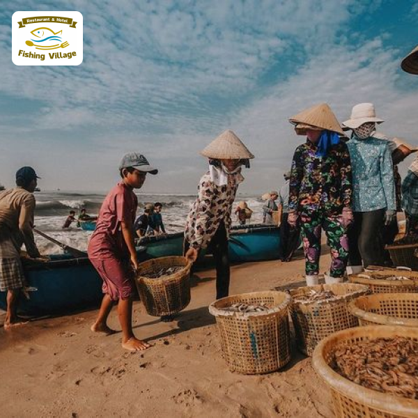 Nh&agrave; h&agrave;ng hải sản L&agrave;ng Ch&agrave;i Mũi N&eacute; điểm đ&oacute;n l&yacute; tưởng cho kh&aacute;ch đo&agrave;n