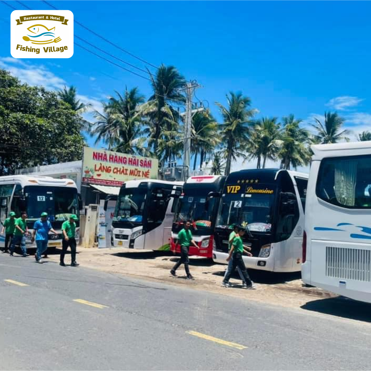 Nh&agrave; h&agrave;ng L&agrave;ng Ch&agrave;i Mũi N&eacute; d&agrave;nh cho gia đ&igrave;nh, c&oacute; b&atilde;i đậu xe &ocirc; t&ocirc; si&ecirc;u rộng