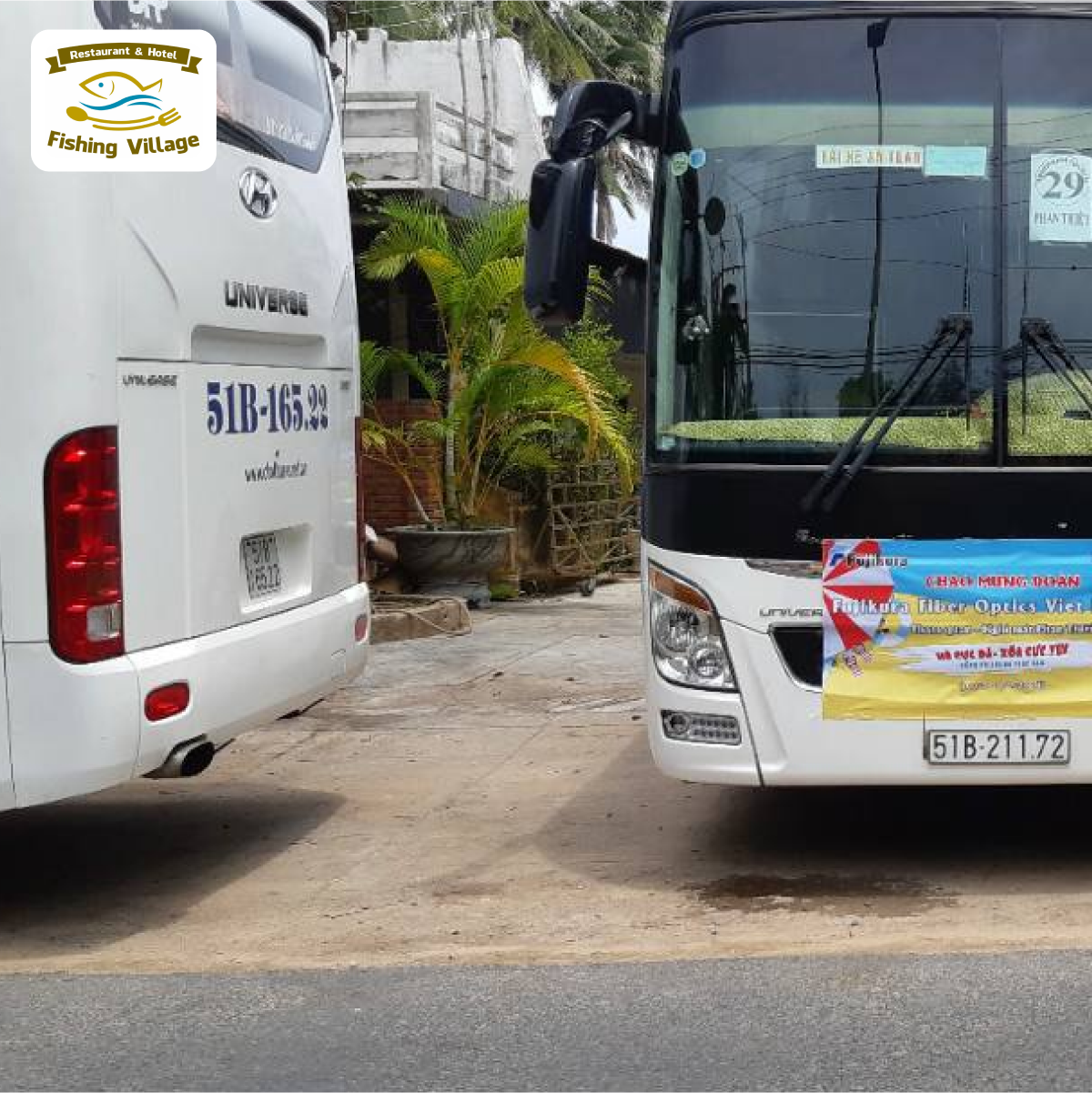 Nh&agrave; h&agrave;ng L&agrave;ng Ch&agrave;i Mũi N&eacute; d&agrave;nh cho gia đ&igrave;nh, c&oacute; b&atilde;i đậu xe &ocirc; t&ocirc; si&ecirc;u rộng