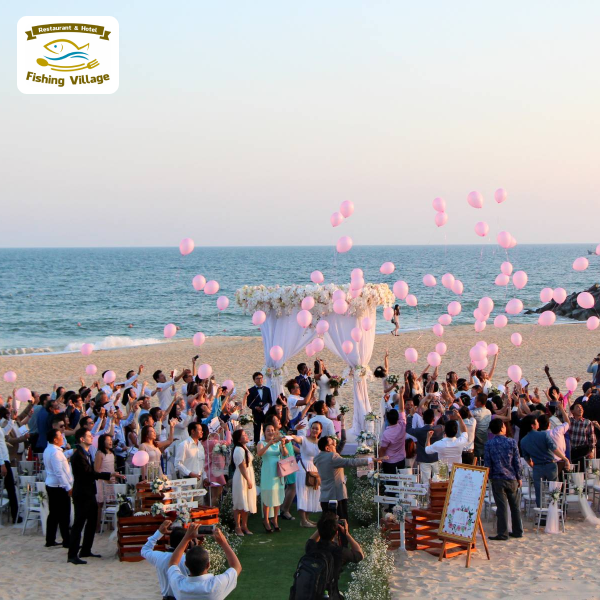 Nh&agrave; h&agrave;ng tổ chức đ&aacute;m cưới tr&ecirc;n b&atilde;i biển si&ecirc;u rộng tại Mũi N&eacute;