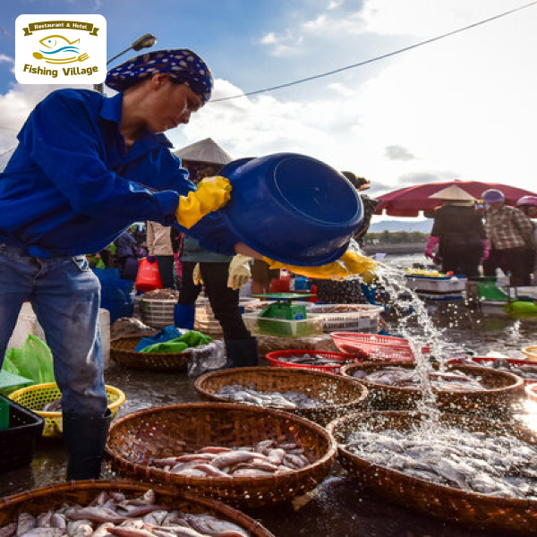 Trải nghiệm đi chợ c&aacute; s&aacute;ng sớm tại L&agrave;ng Ch&agrave;i Mũi N&eacute;