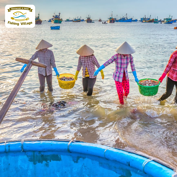 Trải nghiệm đi chợ c&aacute; s&aacute;ng sớm tại L&agrave;ng Ch&agrave;i Mũi N&eacute;